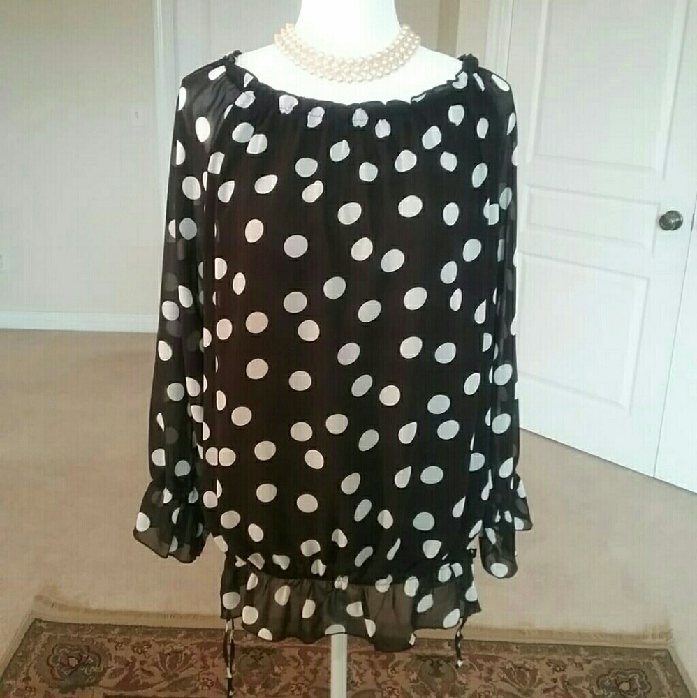 Polka Dot top like new